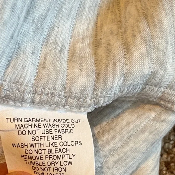 Vineyard Vines Heather Gray Pullover Sweatshirt - Picture 4 of 4